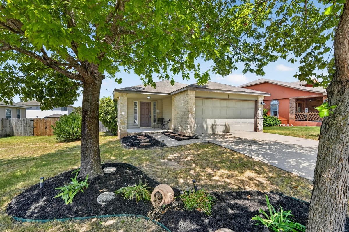 View 313 Wimberley ST in Hutto Square Sec 02 313 Wimberley ST - property photo 1 - Luxury home in Hutto Square Sec 02, Hutto, TX