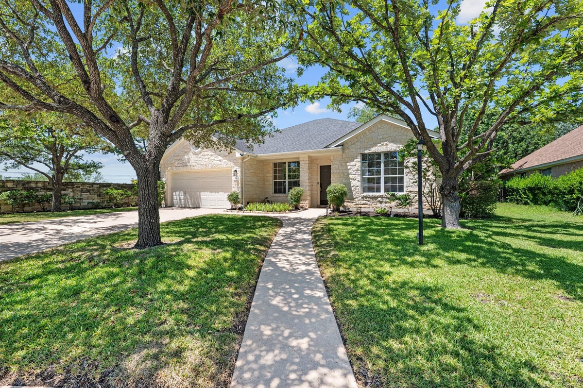 View 3130 Lomita DR in Lake Pointe Ph 01b 3130 Lomita DR - property photo 1 - Luxury home in Lake Pointe Ph 01b, Austin, TX