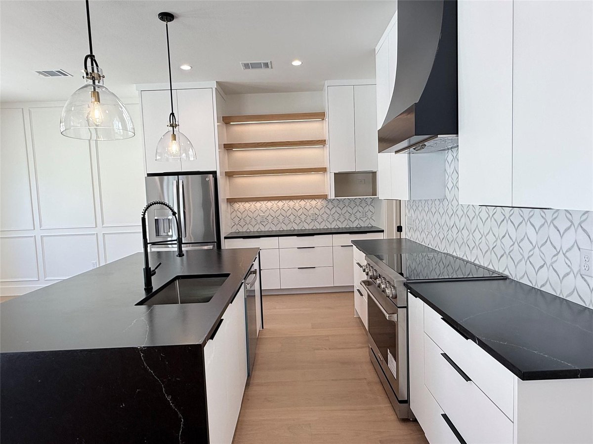 Kitchen at 314 Alloway Dr - 4 bed 4 bath home