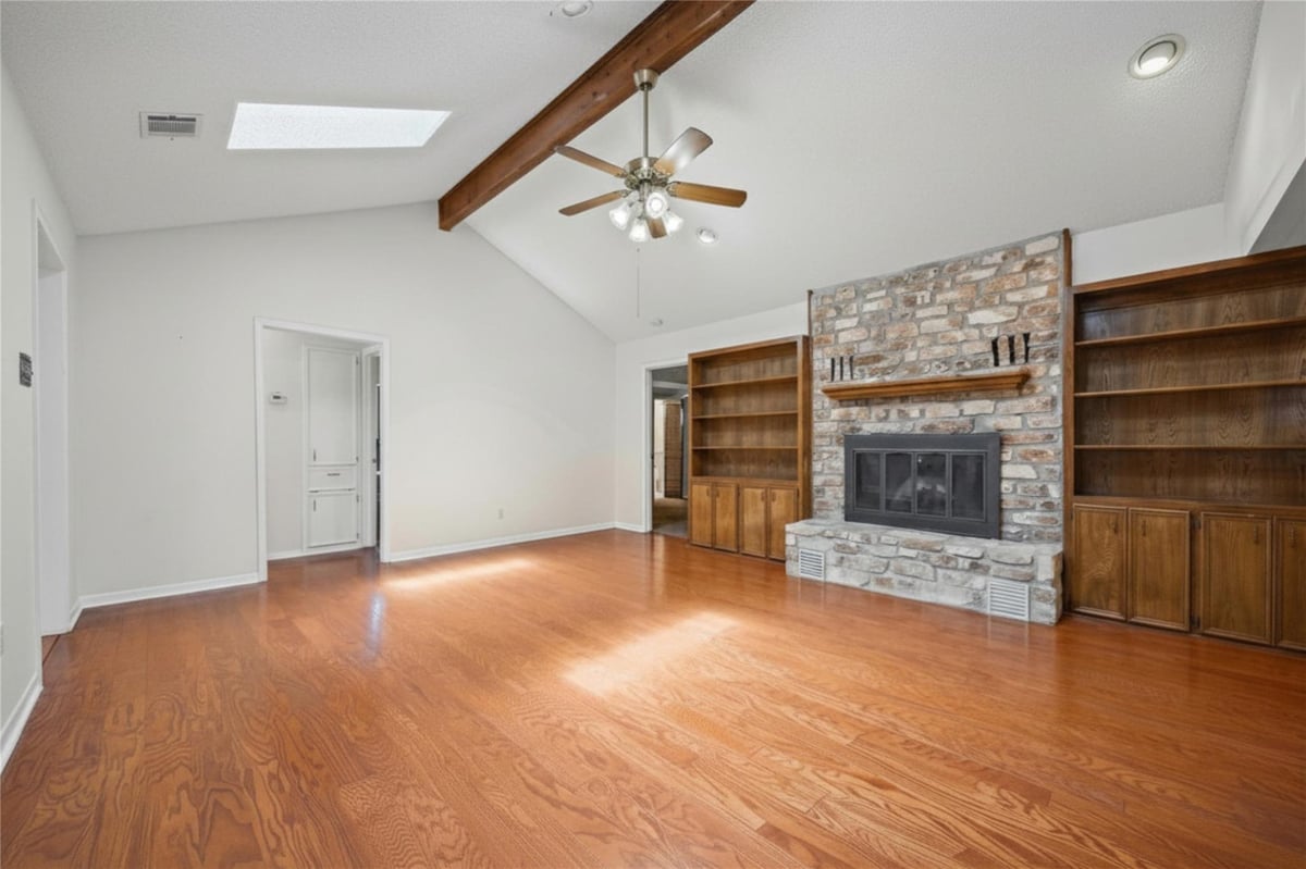 Living area at 314 Willet Dr - 3 bed 2 bath home