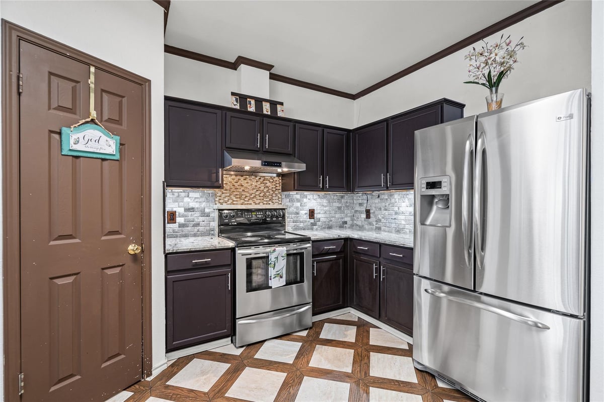 Living area at 315 Appleton Ct - 4 bed 2 bath home