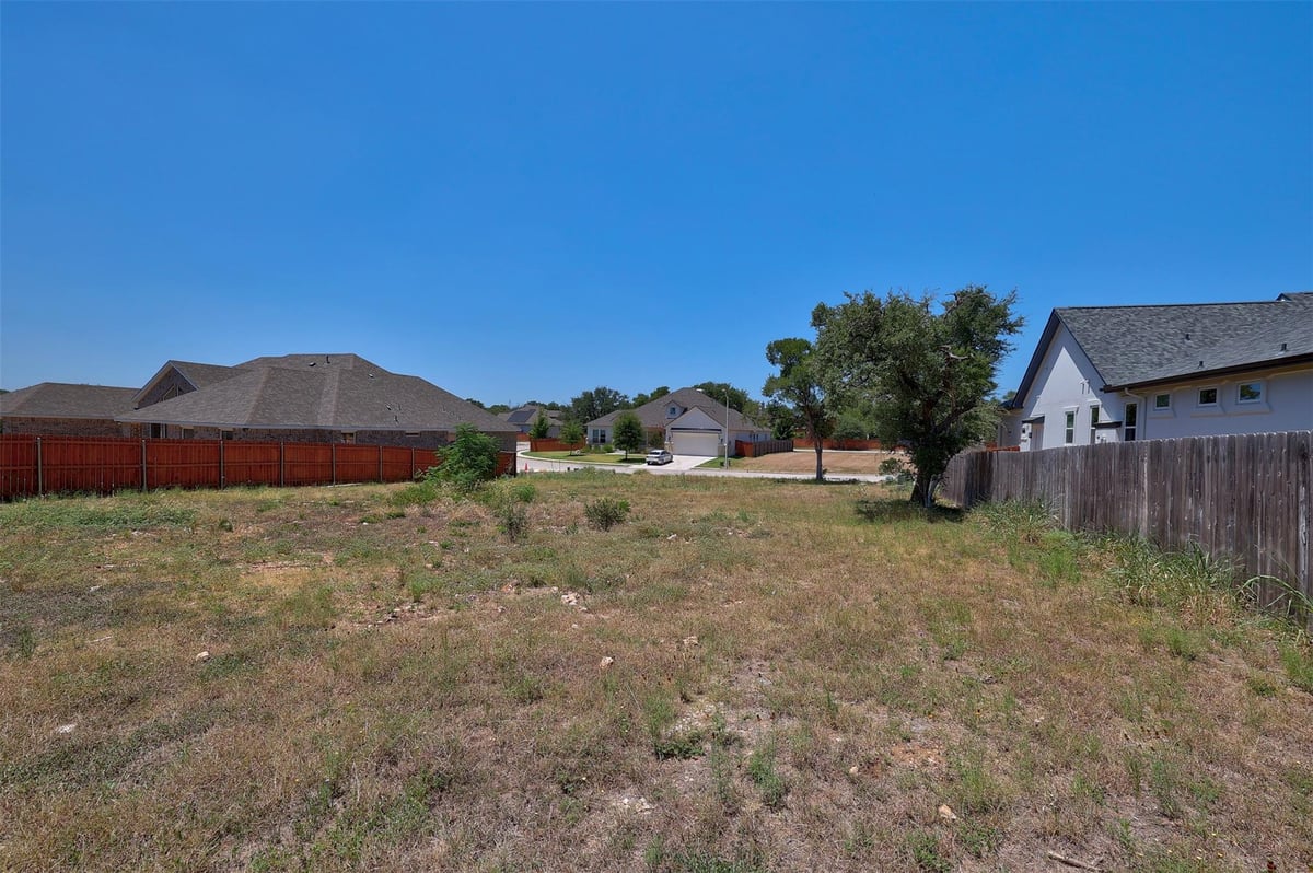 315 Axis LOOP - property photo 1 - Luxury lot in Deer Haven, Georgetown, TX