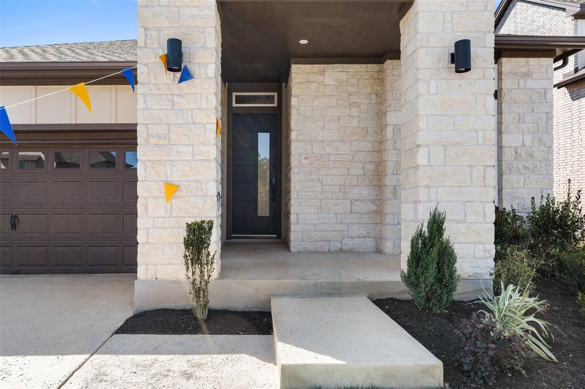 Living area at 315 San Saba Dr - 4 bed 3 bath home