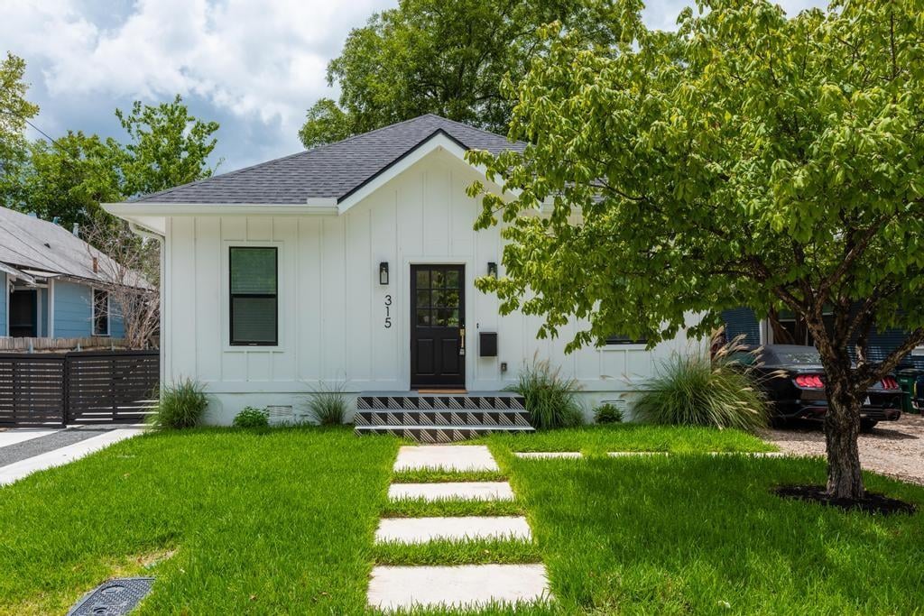 View 315 W 37th in Lakeview 315 W 37th - front exterior - Luxury home in Lakeview, Austin, TX