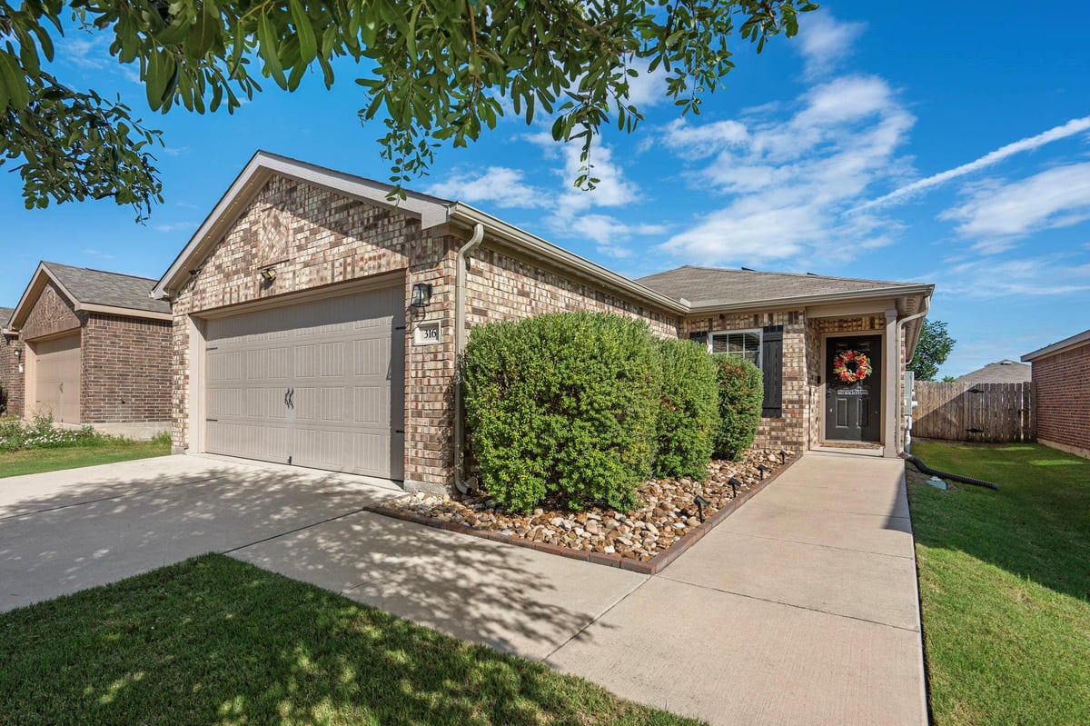 View 316 Continential Ave in Liberty Parke Sub Ph 1 316 Continential Ave - front exterior - Luxury home in Liberty Parke Sub Ph 1, Liberty Hill, TX