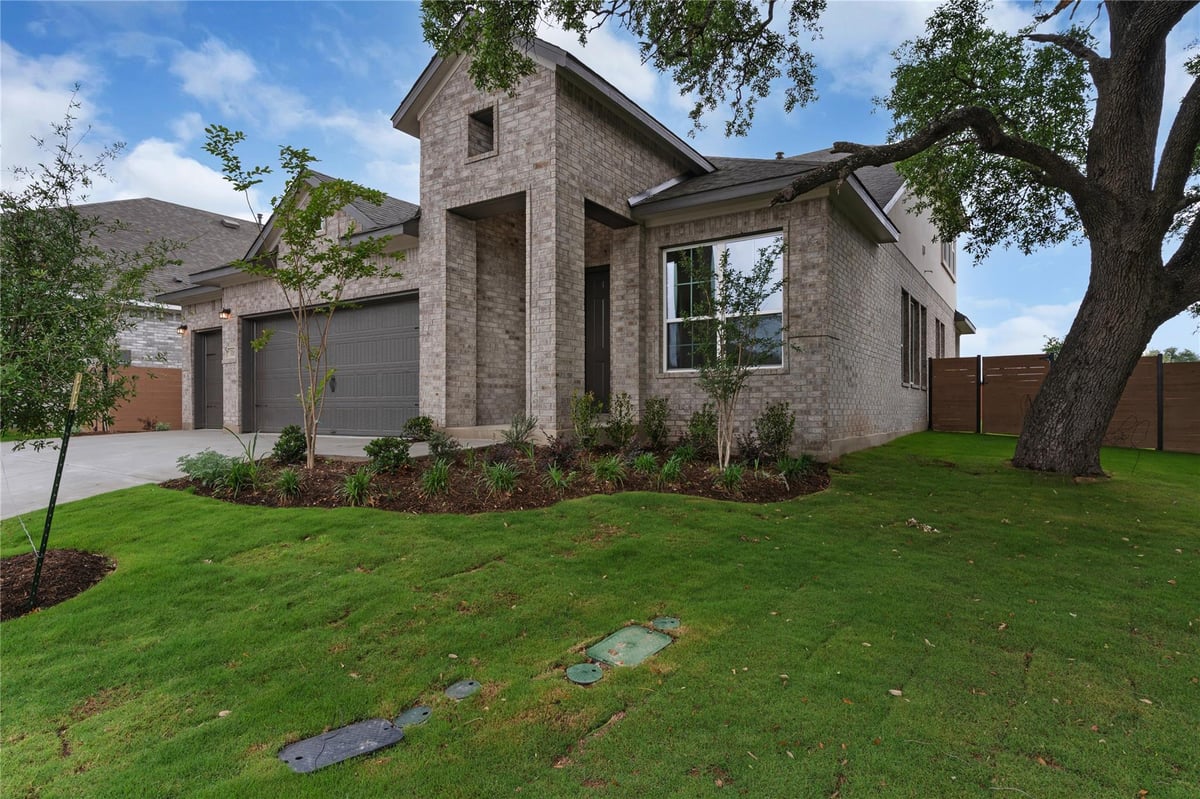 Living area at 316 Ridgewell Loop - 3 bed 2 bath home