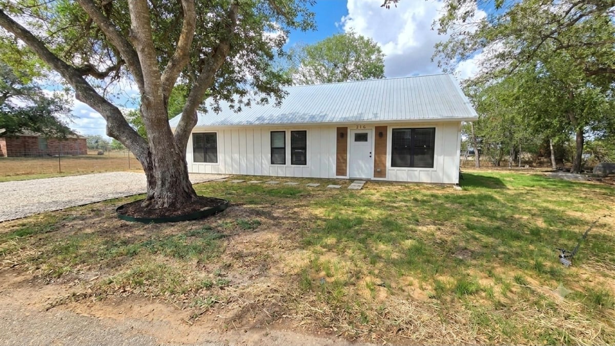 View 316 W 8th ST in Flatonia 316 W 8th ST, photo 1, Flatonia, Flatonia, TX