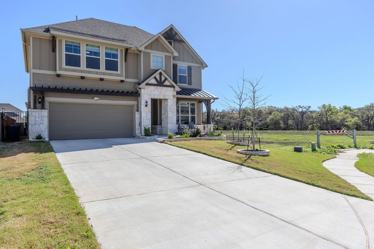 Living area at 317 Canyoncrest Way - 4 bed 3 bath home