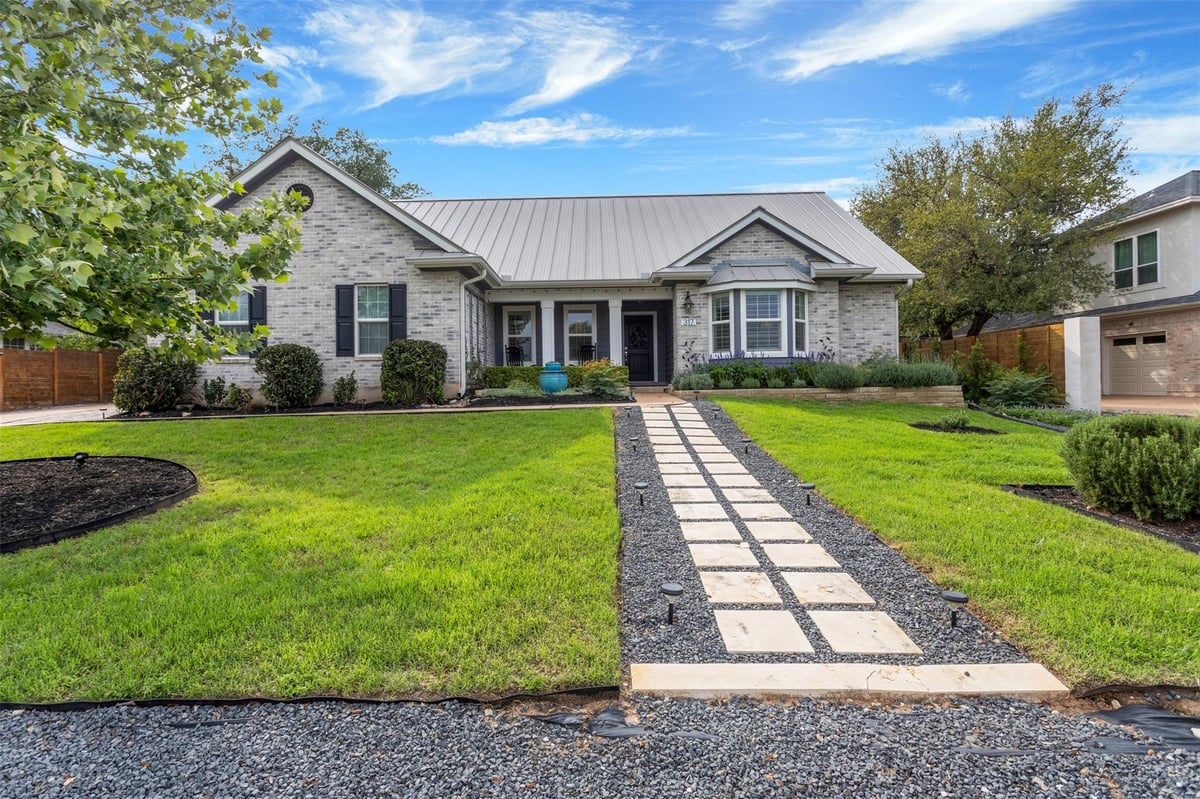 317 Hurst Creek Rd - front exterior - Luxury home in Lakeway Sec 24-B, Lakeway, TX
