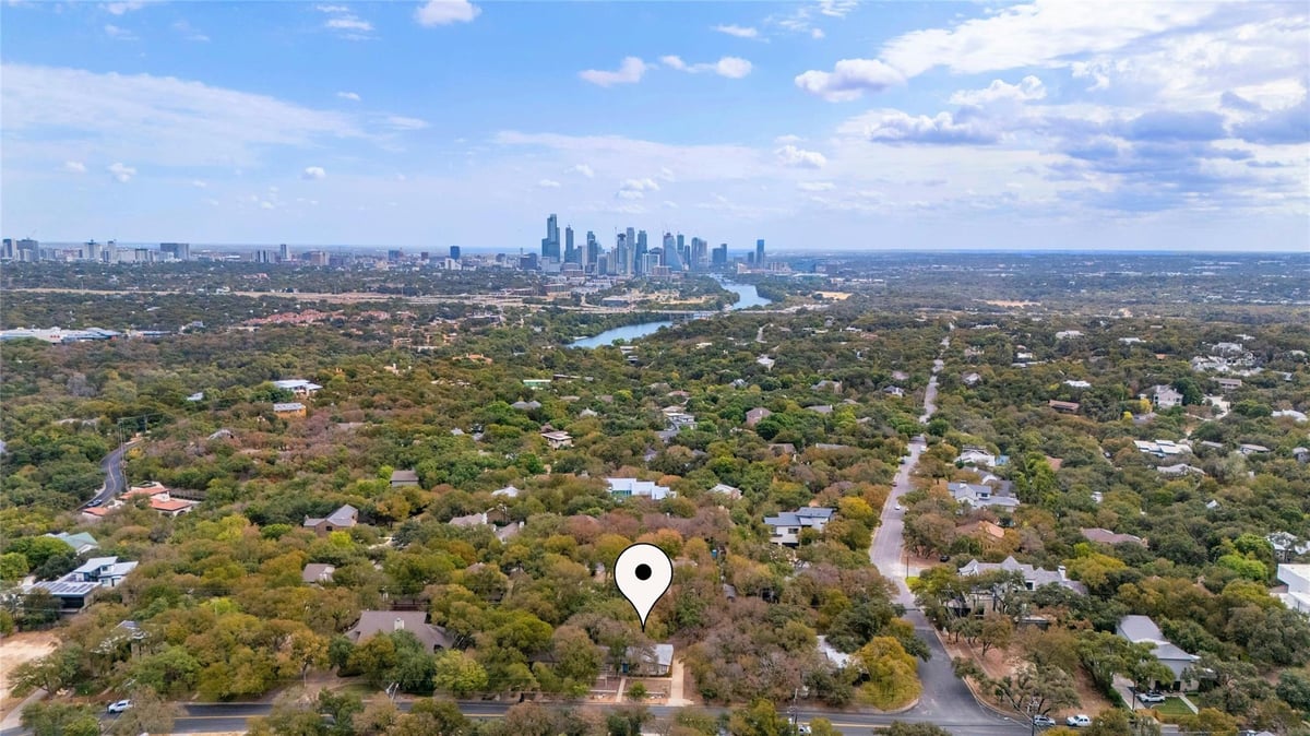 View 317 Ridgewood Rd in Gentry & White Add 317 Ridgewood Rd - front exterior - Luxury lot in Gentry & White Add, Austin, TX
