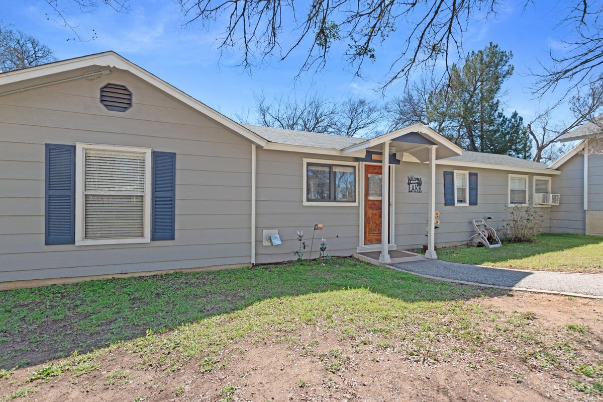 Kitchen at 318 Clear Creek Dr - 3 bed 2 bath home