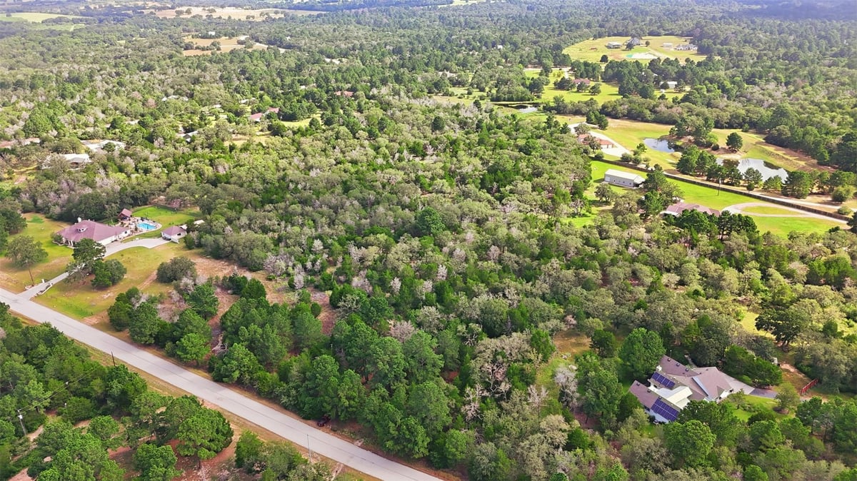 318 Corral RD - property photo 1 - Luxury lot in La Reata Ranch, Smithville, TX