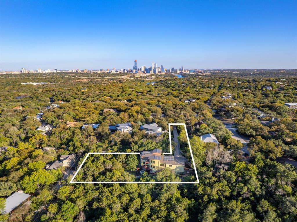 View 320 Ridgewood RD in Sugar Valley Add Sec 03 320 Ridgewood RD - front exterior - Luxury home in Sugar Valley Add Sec 03, Austin, TX