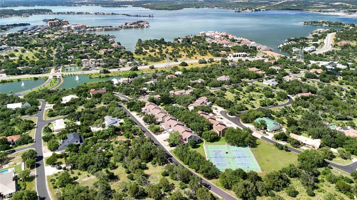 View 320 Twin Sails Unit #25 in Highland Condos 320 Twin Sails Unit #25 - front exterior - Luxury home in Highland Condos, Horseshoe Bay, TX
