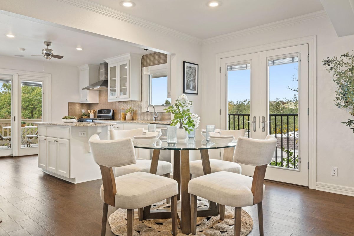 3200 Maywood Ave - front exterior - Luxury home in Scenic Place Condo Amd., Austin, TX