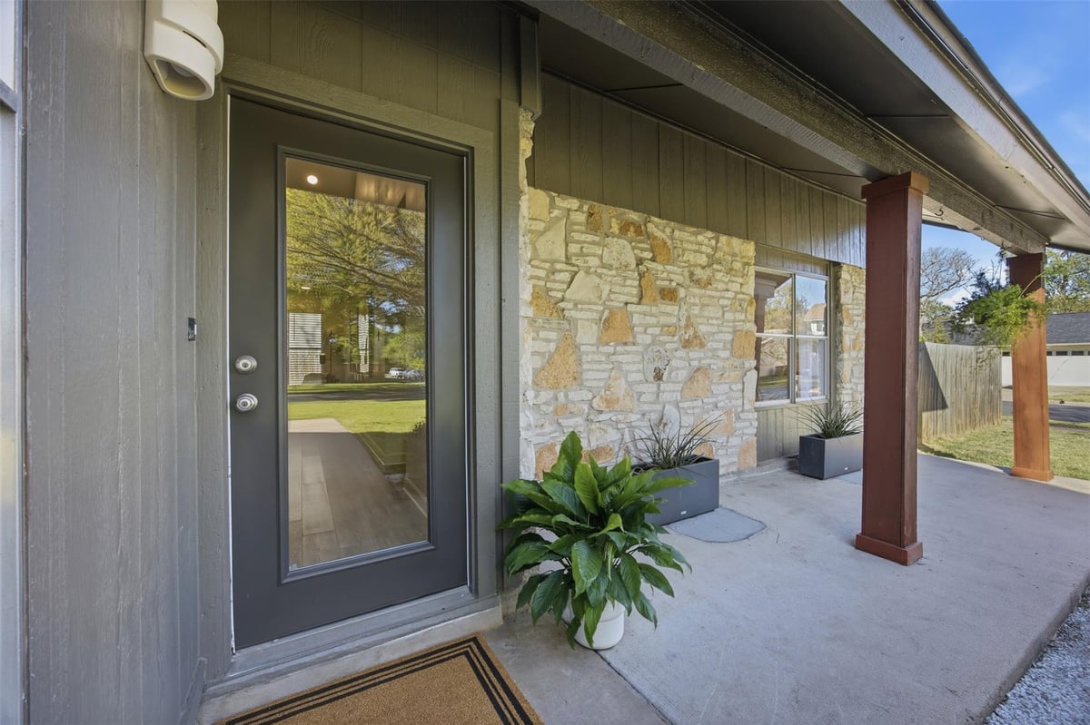 View 3200 Spaniel Dr in Walnut Crossing Sec 01 3200 Spaniel Dr - front exterior - Luxury home in Walnut Crossing Sec 01, Austin, TX