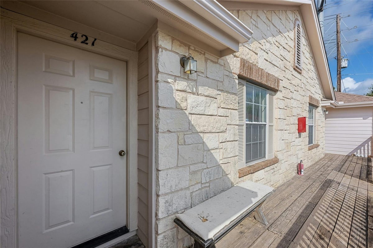Living area at 3201 El Salido Pkwy Unit #Bldg E - Anderson Mill West Sec 10-B, Cedar Park, TX