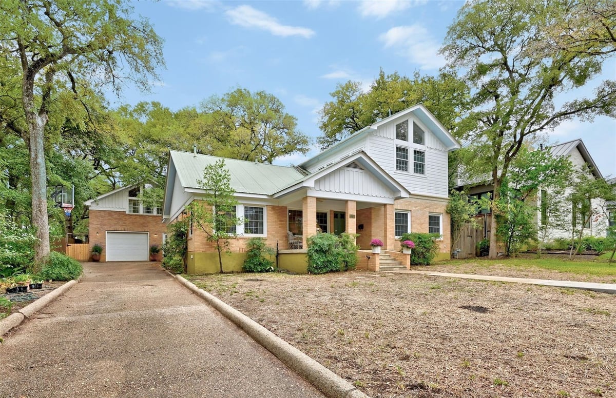 View 3202 Bonnie RD in Tobin & Johnson 3202 Bonnie RD - front exterior - Luxury home in Tobin & Johnson, Austin, TX