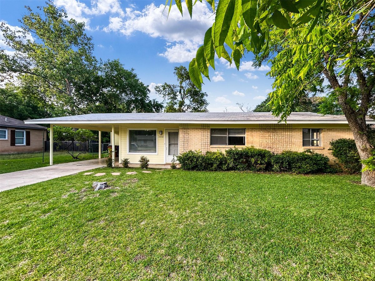 View 3202 John Campbells TRL in Barton View Sec 02 Resub 3202 John Campbells TRL - property photo 1 - Luxury home in Barton View Sec 02 Resub, Austin, TX