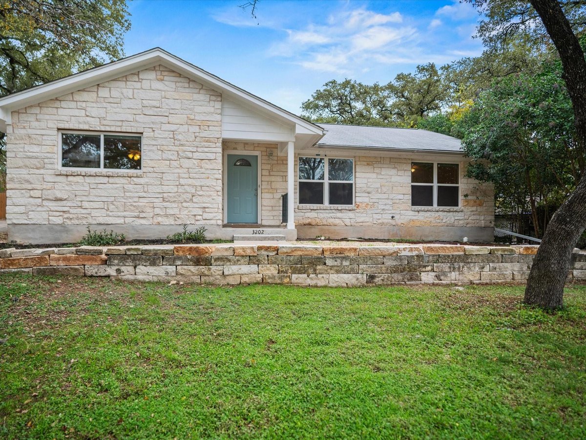 View 3202 Nancy Gale DR in Barton View Sec 04 3202 Nancy Gale DR - front exterior - Luxury home in Barton View Sec 04, Austin, TX