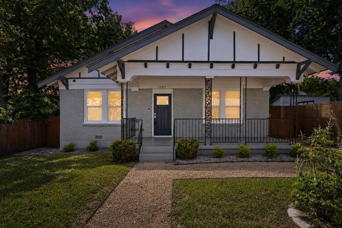 View 3203 E 18th ST in McKinley Heights 03 3203 E 18th ST - front exterior - Luxury home in McKinley Heights 03, Austin, TX
