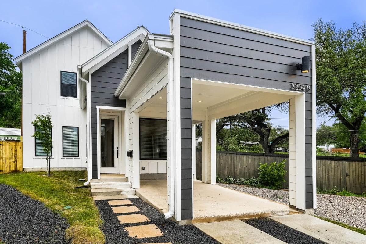 View 3204 Overcup Oak DR Unit #B in South Terrace Add 3204 Overcup Oak DR Unit #B - front exterior - Luxury home in South Terrace Add, Austin, TX