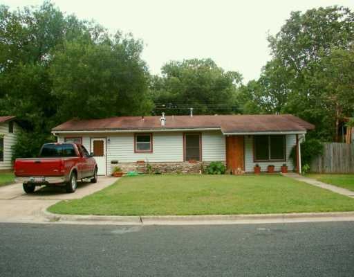 View 3205 LOCKE Ln in GARDEN OAKS SEC 2 3205 LOCKE Ln - property photo 1 - Luxury home in GARDEN OAKS SEC 2, Austin, TX