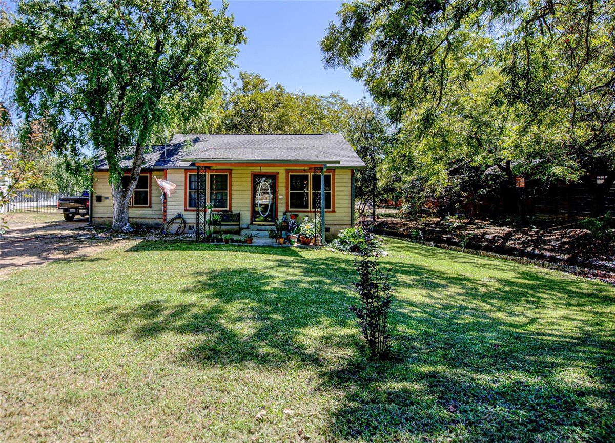 View 3205 Menchaca RD in Foster A R 3205 Menchaca RD - property photo 1 - Luxury home in Foster A R, Austin, TX