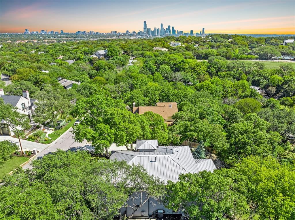 View 3205 Park Hills DR in Rollingwood 3205 Park Hills DR - front exterior - Luxury home in Rollingwood, Austin, TX