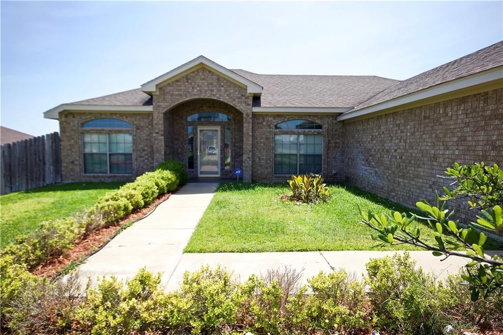 View 3206 Sherwood Forest DR 3206 Sherwood Forest DR - front exterior - Luxury home in Killeen, TX