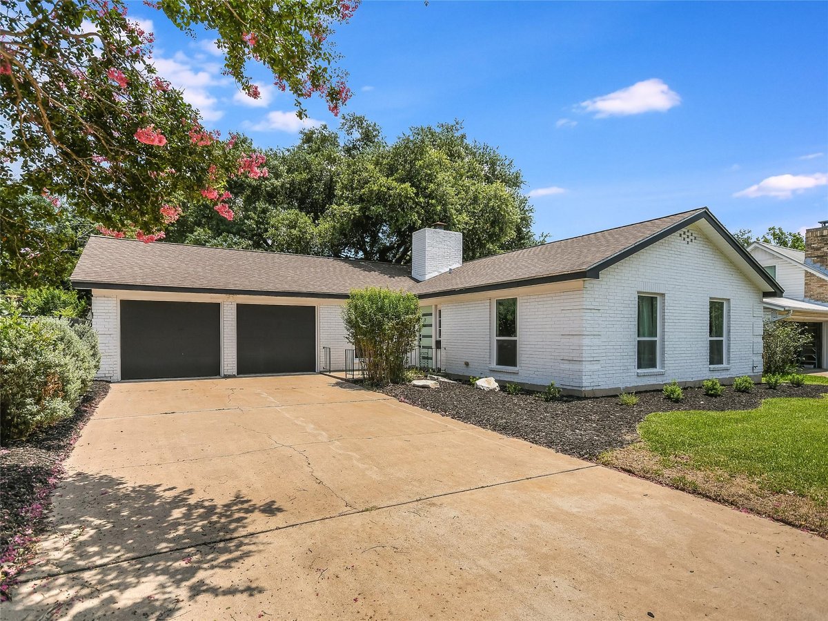 View 3206 Whitepine Dr in Allandale Park Sec 09 3206 Whitepine Dr - front exterior - Luxury home in Allandale Park Sec 09, Austin, TX