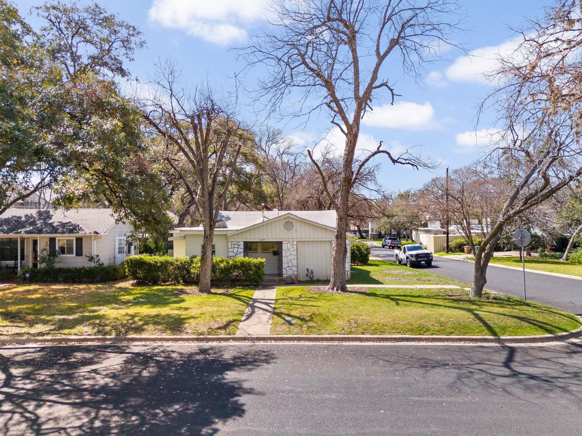 Kitchen at 3207 Bridle Path - 3 bed 1 bath home