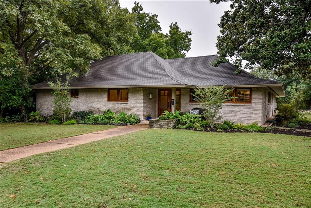 View 3207 Perry Ln in Highland Park West 3207 Perry Ln - property photo 1 - Luxury home in Highland Park West, Austin, TX