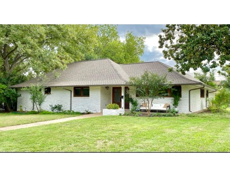 View 3207 Perry LN in Highland Park West 3207 Perry LN - front exterior - Luxury home in Highland Park West, Austin, TX