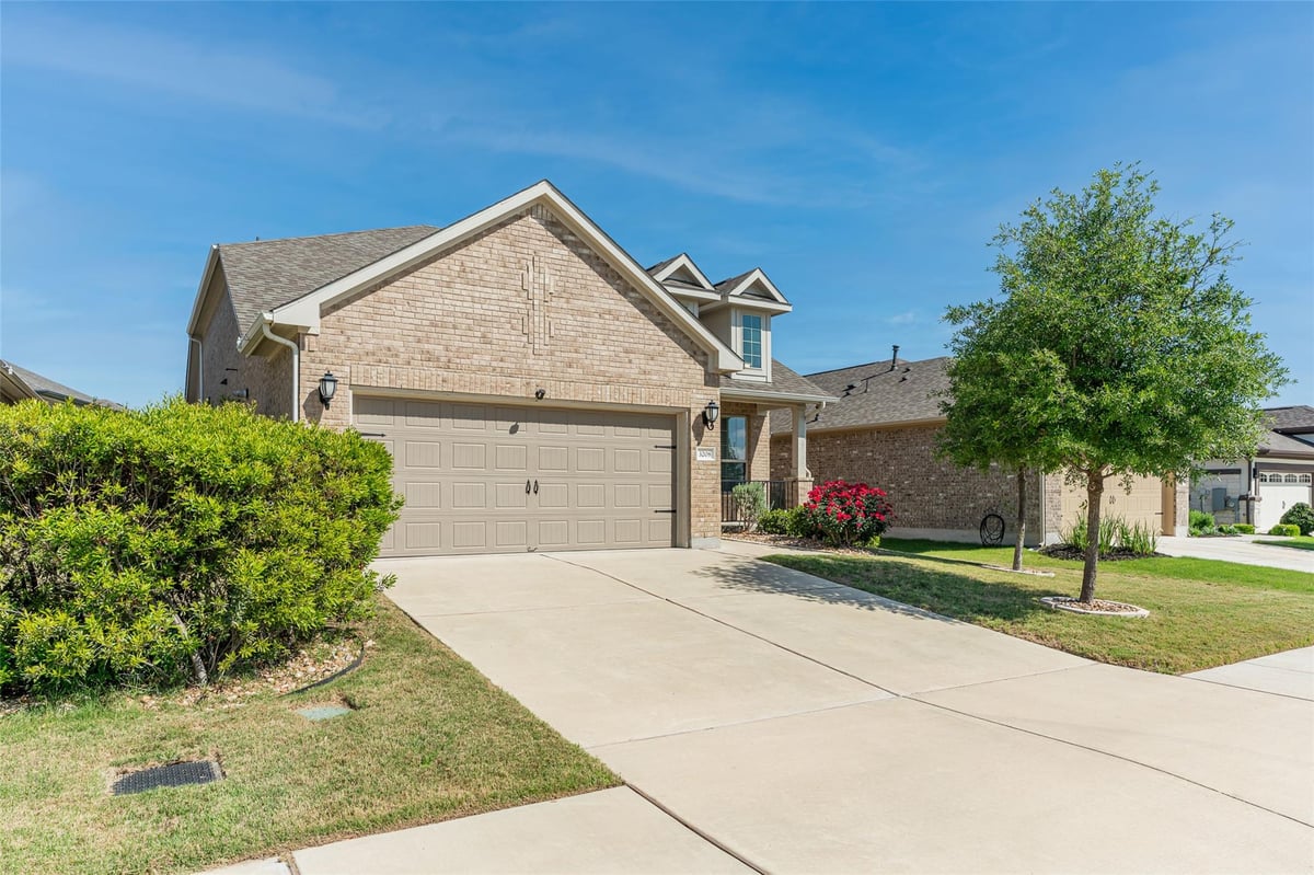 Living area at 3208 De Luca Ct - 2 bed 2 bath home