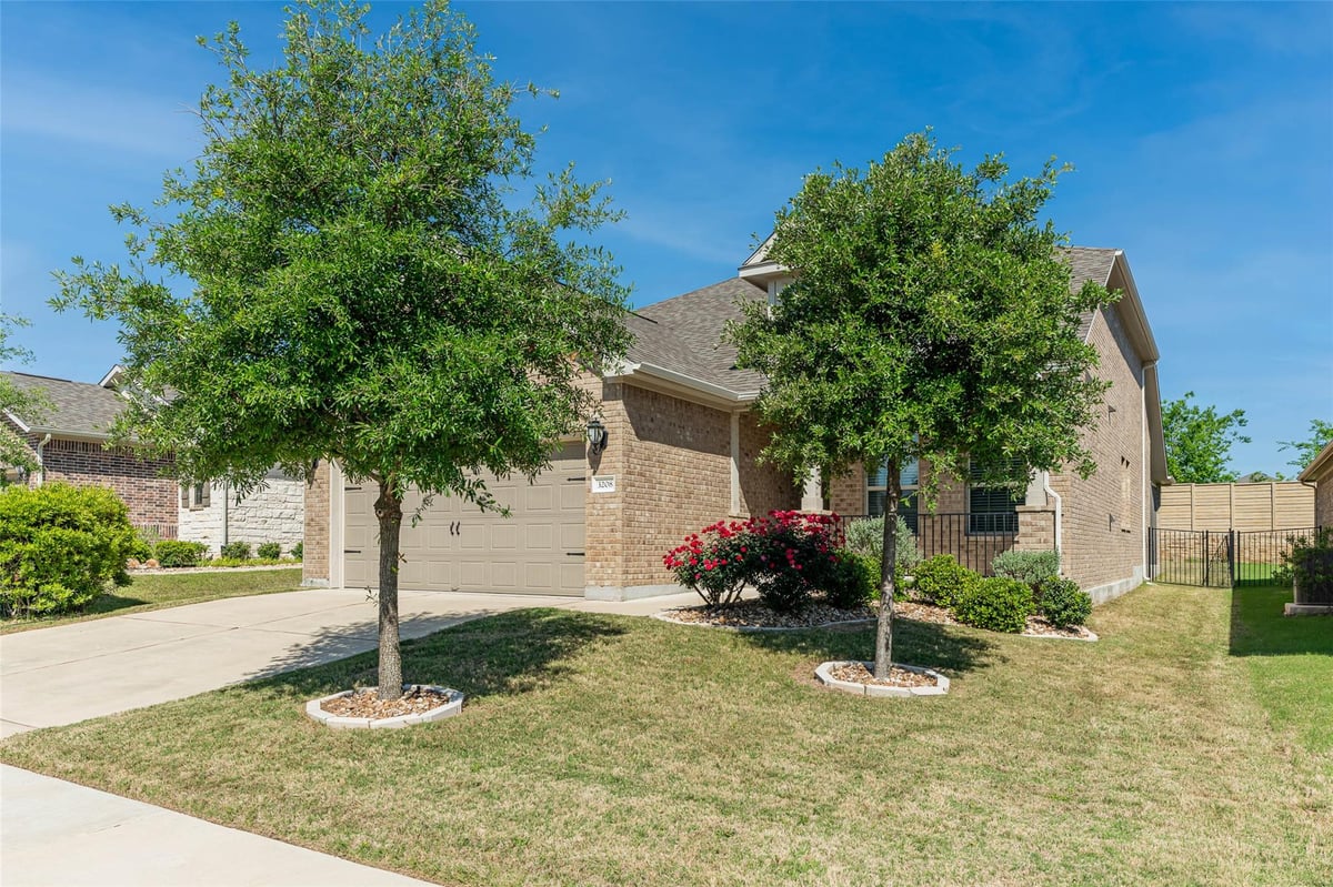 Primary bedroom at 3208 De Luca Ct - 2 bed 2 bath home