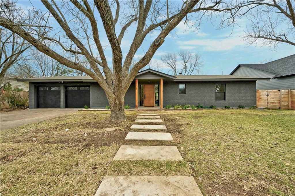 View 3208 John Campbells TRL in Barton View Sec 02 Resub 3208 John Campbells TRL - front exterior - Luxury home in Barton View Sec 02 Resub, Austin, TX
