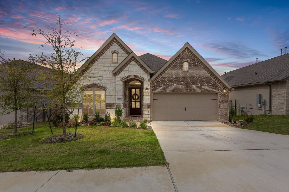 View 321 BERKELEY Pl in RANCHO SIENNA 321 BERKELEY Pl - property photo 1 - Luxury home in RANCHO SIENNA, Georgetown, TX