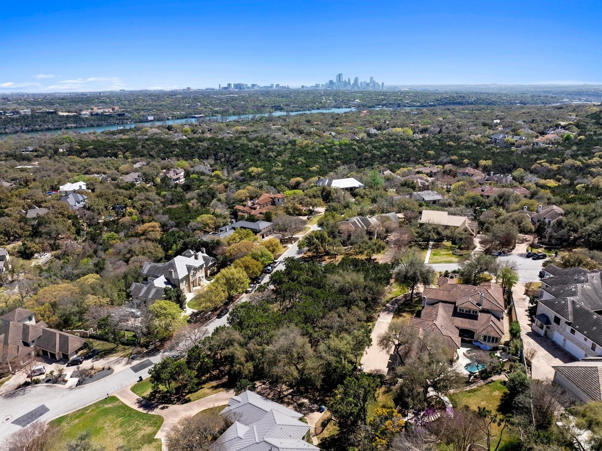 View 3212 Aztec Falls CV in Westview On Lake Austin Ph B 3212 Aztec Falls CV - front exterior - Luxury lot in Westview On Lake Austin Ph B, Austin, TX
