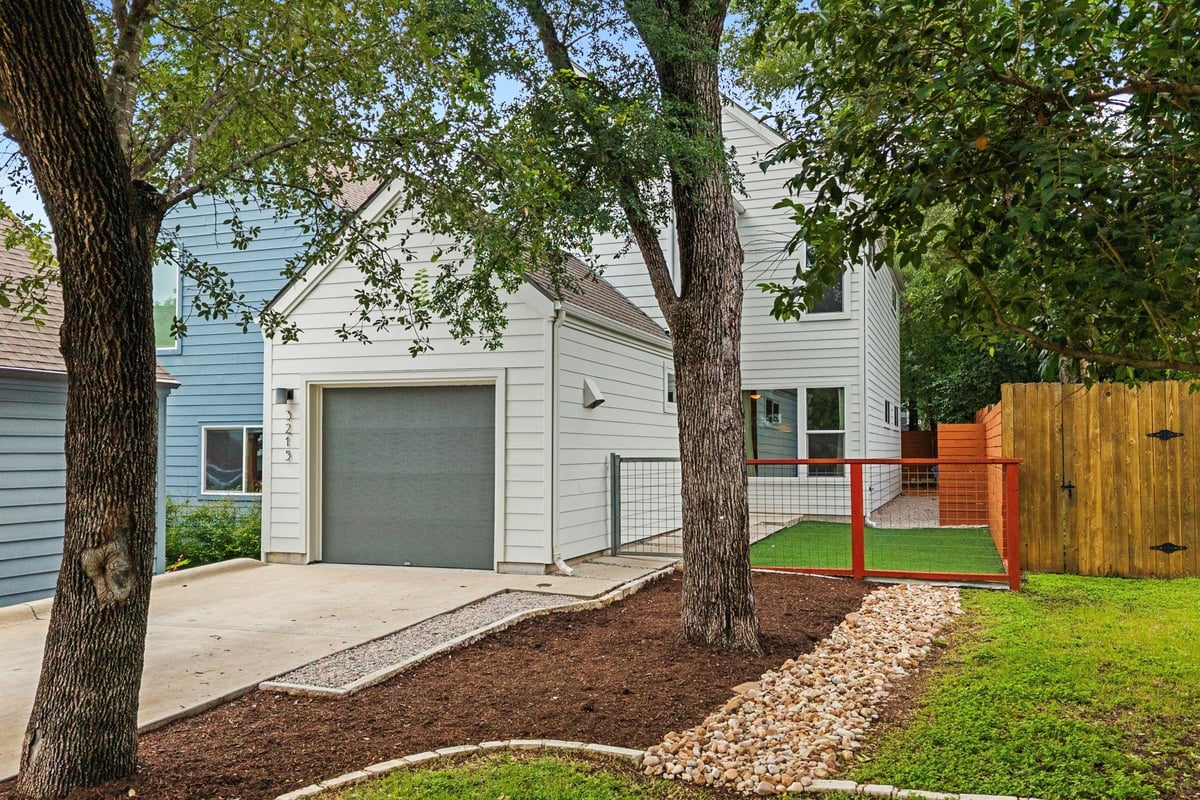 View 3215 Aldwyche DR in Lightsey 2s 2nd Resub 3215 Aldwyche DR - front exterior - Luxury home in Lightsey 2s 2nd Resub, Austin, TX