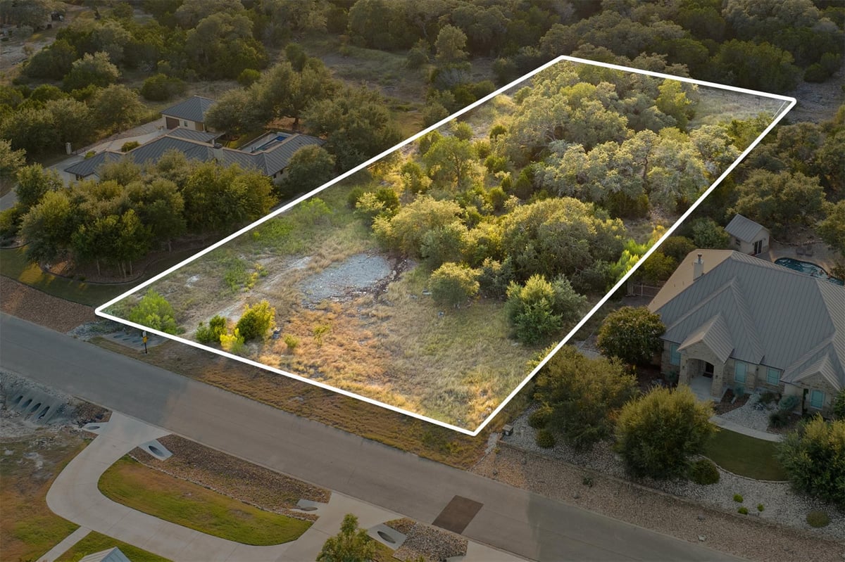 View 322 Lookout Rdg in COPPER RIDGE 322 Lookout Rdg - front exterior - Luxury lot in COPPER RIDGE, New Braunfels, TX