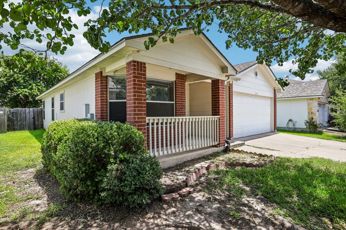 323 Precipice WAY - front exterior - Luxury home in Pinnacle, Georgetown, TX