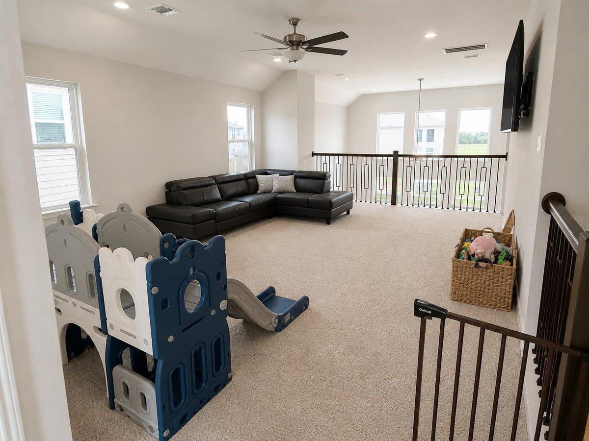 Primary bedroom at 324 Windstar Rd - 5 bed 3 bath home