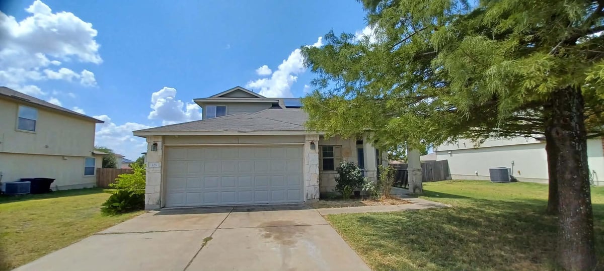 View 325 Wimberley St in Hutto Square Sec 02 325 Wimberley St - front exterior - Luxury home in Hutto Square Sec 02, Hutto, TX