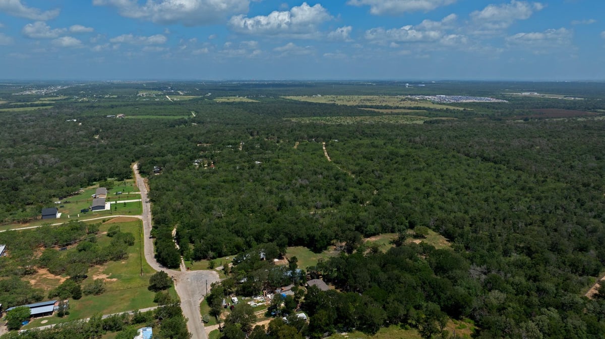326 The Forest RD - property photo 1 - Luxury home in Doyle, James, Dale, TX
