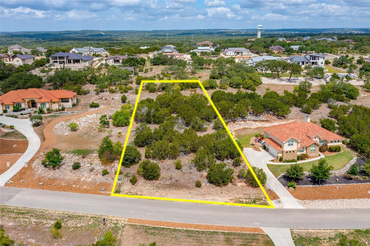 View 328 Valley Ldg in Copper Ridge Ph I 328 Valley Ldg - front exterior - Luxury lot in Copper Ridge Ph I, New Braunfels, TX