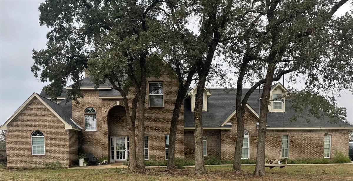 View 329 Flash CIR in Luling 329 Flash CIR, photo 1 of 32, Luling, Luling, TX