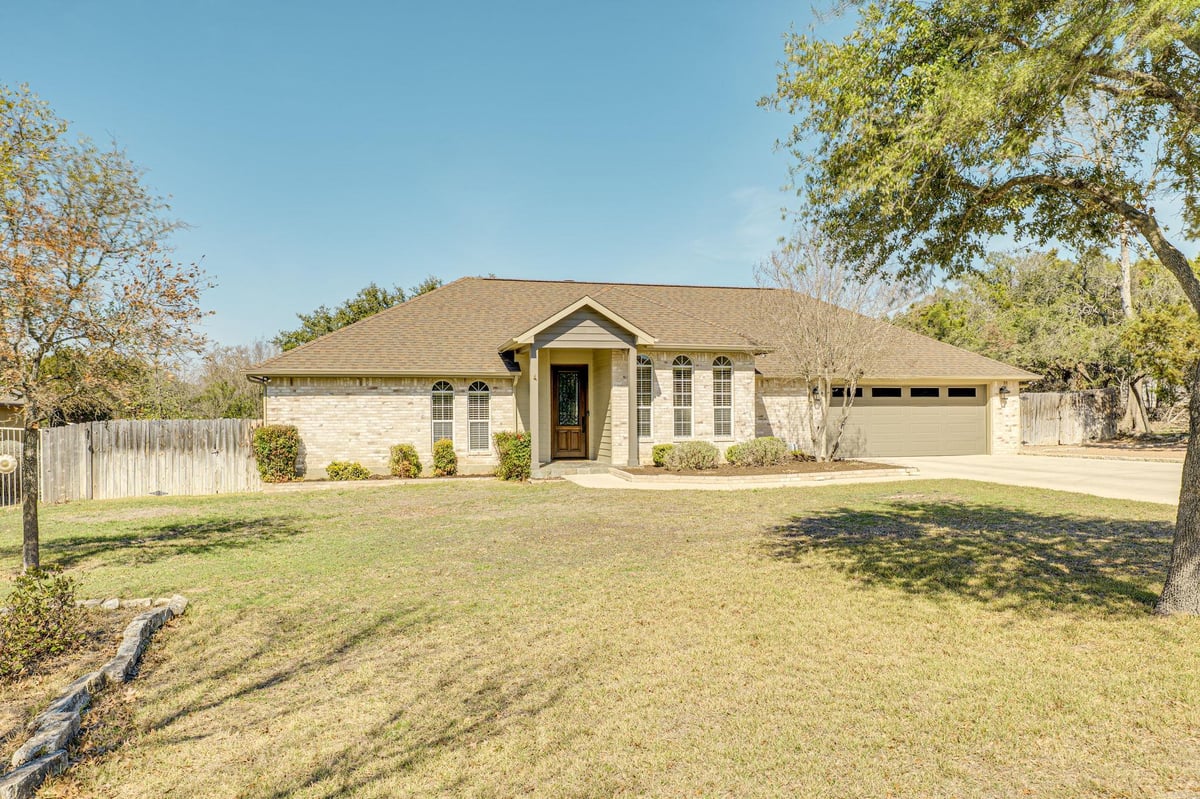 View 33 Brookmeadow Dr in Brookmeadow Sec 6 33 Brookmeadow Dr - property photo 1 - Luxury home in Brookmeadow Sec 6, Wimberley, TX