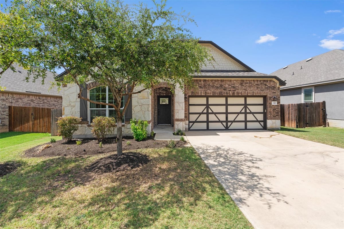 330 Reunion LN - front exterior - Luxury home in La Conterra Sub Sec Eight, Georgetown, TX