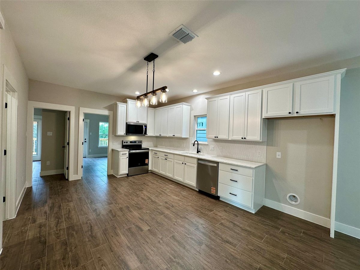 Primary bedroom at 330 Shady Bluff Dr - 2 bed 2 bath home